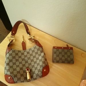 GUCCI JACKIE O PISTON PURSE